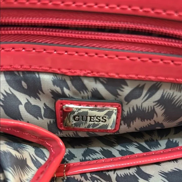 Vintage Guess Brown monogram with Coral accents Tote/Purse‎ - Picture 6 of 6